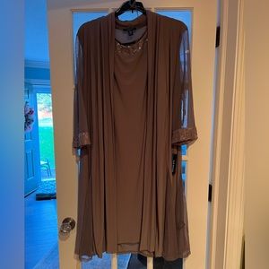 Mother of the bride dress size 20W color taupe